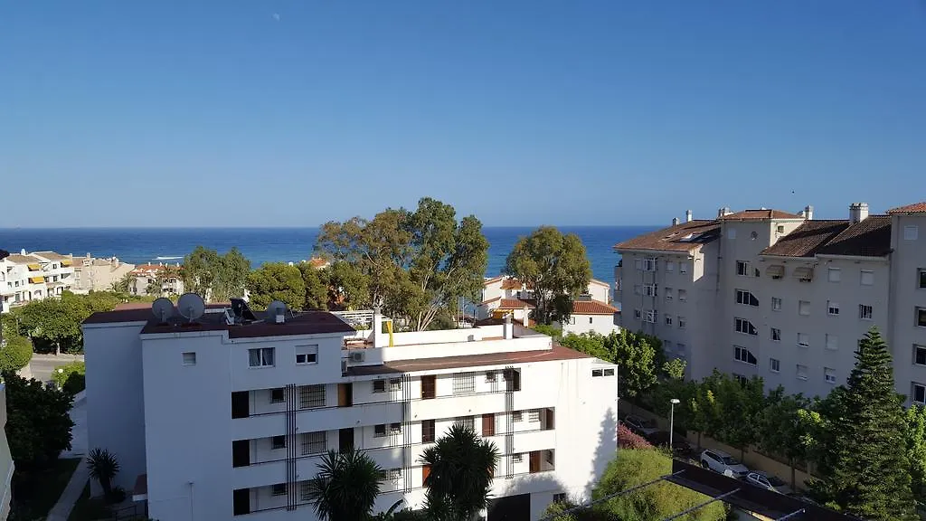 Apartment Av. De La Roca ベナルマデナ